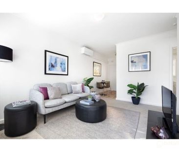 Low-Maintenance Living in a Prime Lifestyle Pocket - Photo 2