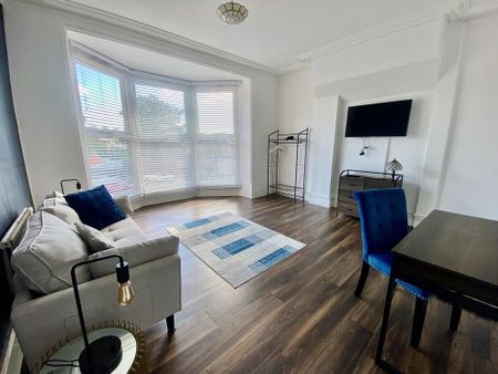 2 bedroom apartment to rent - Photo 2