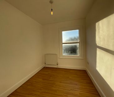 2 bedroom Apartment to let - Photo 1