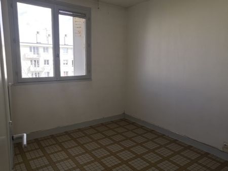 à louer appartement 5pp avec balcon - secteur pericentre , - Photo 3