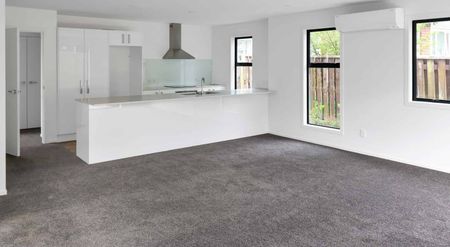 3 Bedroom Townhouse - Photo 2