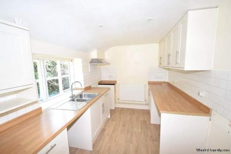 3 bedroom property to rent in Watlington - Photo 4