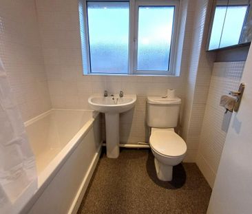 3 bedroom terraced house to rent - Photo 6