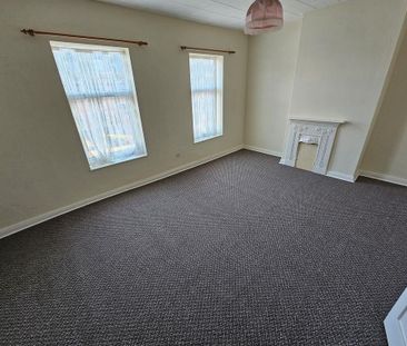 3 bedroom end of terrace house to rent - Photo 3