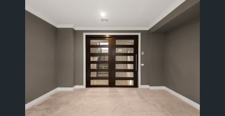 Stately poise, exclusive beauty in Balwyn High School zone - Photo 2