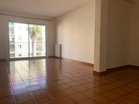 Location Appartement 4 pièces 93 m2 à Perpignan - Photo 4