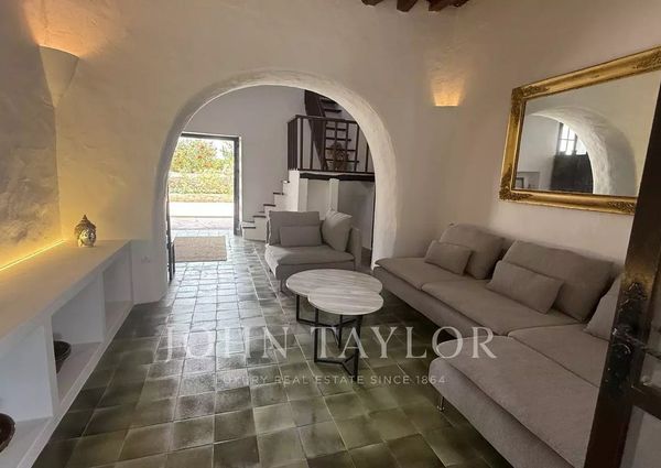 Cala Llonga, Balearic Islands 07849