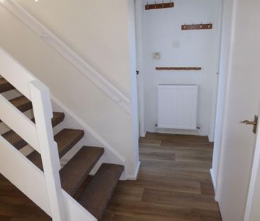 3 bedroom semi-detached house to rent - Photo 2