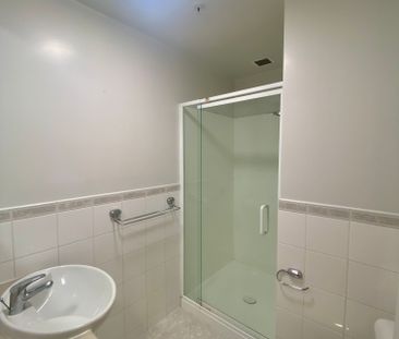 Stylish Furnished Studio in Prime Location - Photo 5