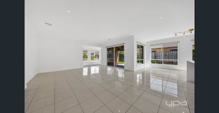 A Stunning Family Home in the Alamanda School Zone !! - Photo 2