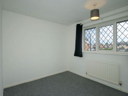 3 bedroom semi-detached to let - Photo 4