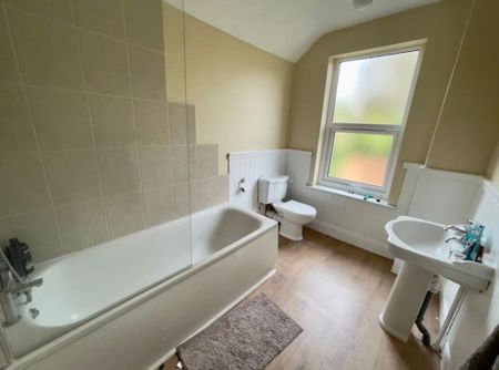 3 bedroom terraced house to rent - Photo 3