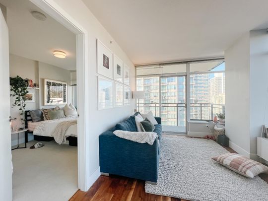 Lonsdale Location! - Photo 1