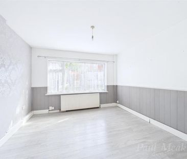 3 bedroom end of terrace house to rent - Photo 1