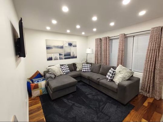 For Lease - 4364 Homewood Avenue, Niagara Falls, Ontario - Photo 1