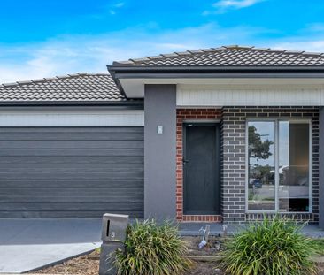 Beautiful Home with Club Access! - Photo 1