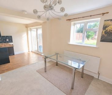 Balmoral Drive, Woking, Surrey, GU22 - Photo 4