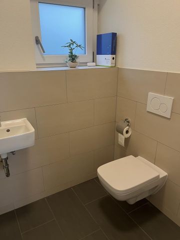 Neuwertig I Wunderschöne, helle 3-Zimmer Erdgeschosswohnung mit großzügiger Terrasse - Photo 4