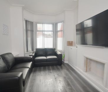 5 bedroom terraced house to rent - Photo 3