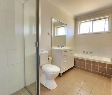 Modern Family Home - Photo 4