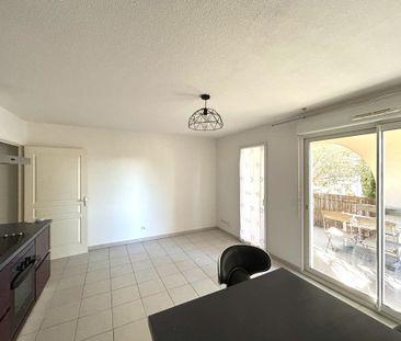 Location Appartement 2 pièces 40m² MALLEMORT 13370 - Photo 1