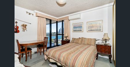 6 Month Lease - Prestigious Balmain East, Fully Furnished Apartment Showcasing Iconic Harbour Bridge and City Views. - Photo 2