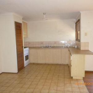 2 BEDROOM UNIT IN SPRINGVALE CENTRAL - Photo 2