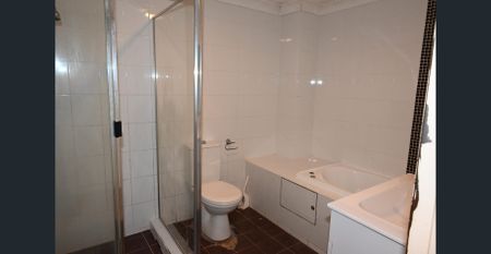 very convenient location - Photo 3