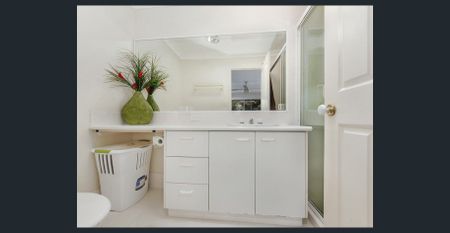 Immaculate Townhouse in Highly Sought after Santa Cruz Gardens - Photo 5