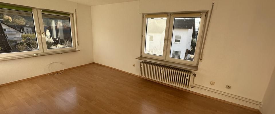 Großzügige 3-Zimmer-Wohnung im 1. Obergeschoss mit modernem Bad im Herzen von Bad Soden - Photo 1