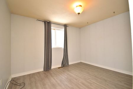 For Lease - 60 Lindsay Avenue Unit# Main Floor, Newmarket, Ontario - Photo 3