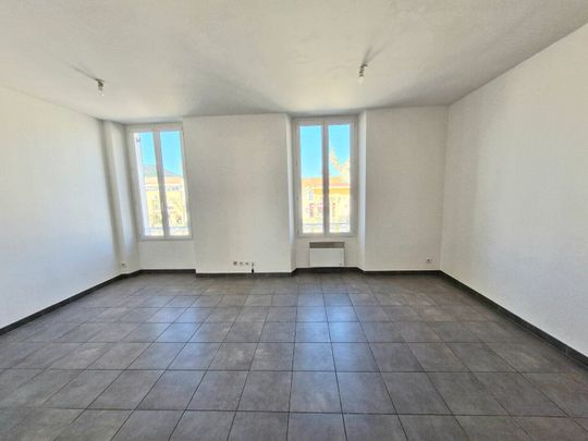 Location appartement 2 pièces 33.27 m² à Carqueiranne (83320) - Photo 1