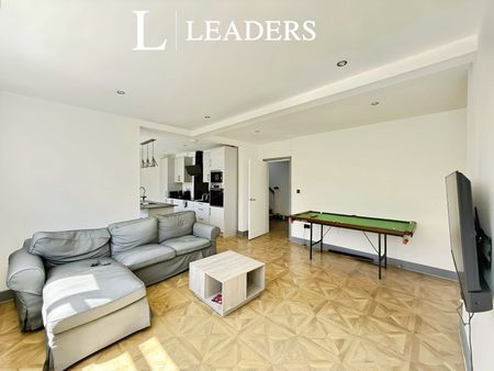 2 bedroom flat to rent Richmond Park Avenue, Bournemouth - Photo 3