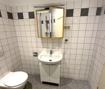 Provisionsfrei: Gartenseitiger 38m² Altbau mit 2 Zimmern u. Einbauk... - Foto 6