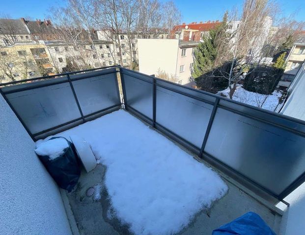 3-Zimmer Wohnung mit Balkon f&uuml;r Renovierungsfreudige! - Photo 1