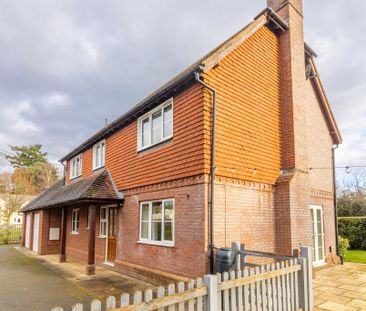 4 bedroom detached house to rent - Photo 3