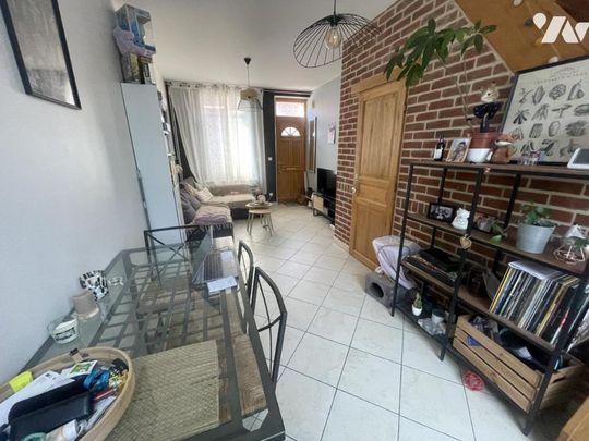Maison amiénoise mitoyenne des deux côtés - Photo 1