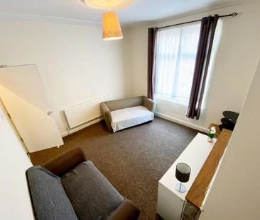 3 bedroom house share to rent - Photo 2