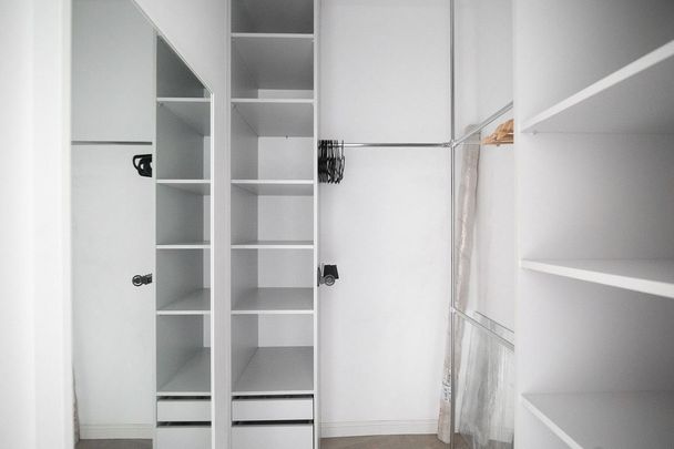 Dwustronne w sercu Żoliborza z garderobą i parking 92 m² - Фото 1