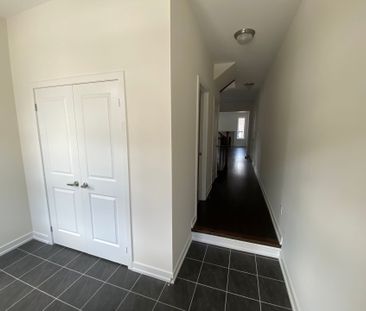 For Lease - 52 Mallery Street, Richmond Hill, Ontario - Photo 5