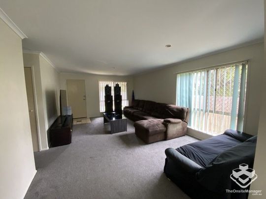 Cosy 2-Bedroom Unit in Quiet Redbank Plains Location - Photo 1