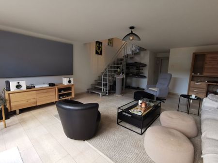 Wohnen wie im Einfamilienhaus mit Gartensitzplatz - Photo 4