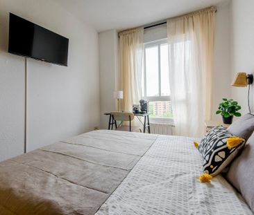 Calle del Oriana, Madrid, Community of Madrid 28045 - Photo 5