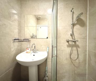 1 bedroom flat to rent - Photo 6