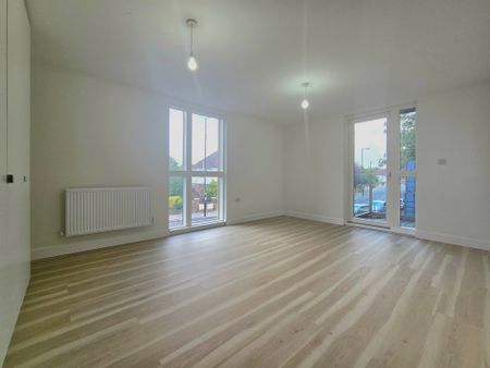 2 Bedroom Apartment, Norbury Avenue, London - Photo 3