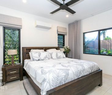 Executive Home - Amazing location! - Photo 4