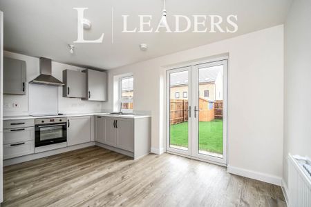 3 bedroom semi-detached house to rent - Photo 4