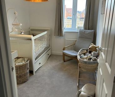 4 bedroom semi-detached house to rent - Photo 6