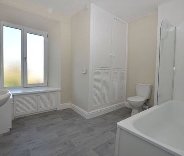 Railway Cottages, Falmouth, Cornwall, TR11 - Photo 4