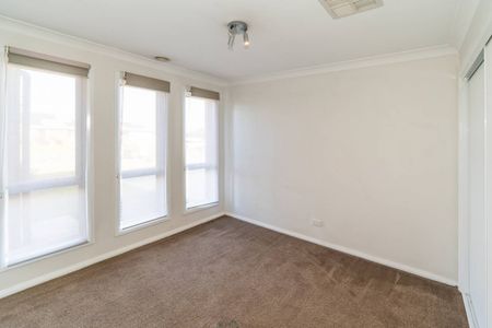 FAMILY HOME IN GOBBAGOMBALIN - Photo 5